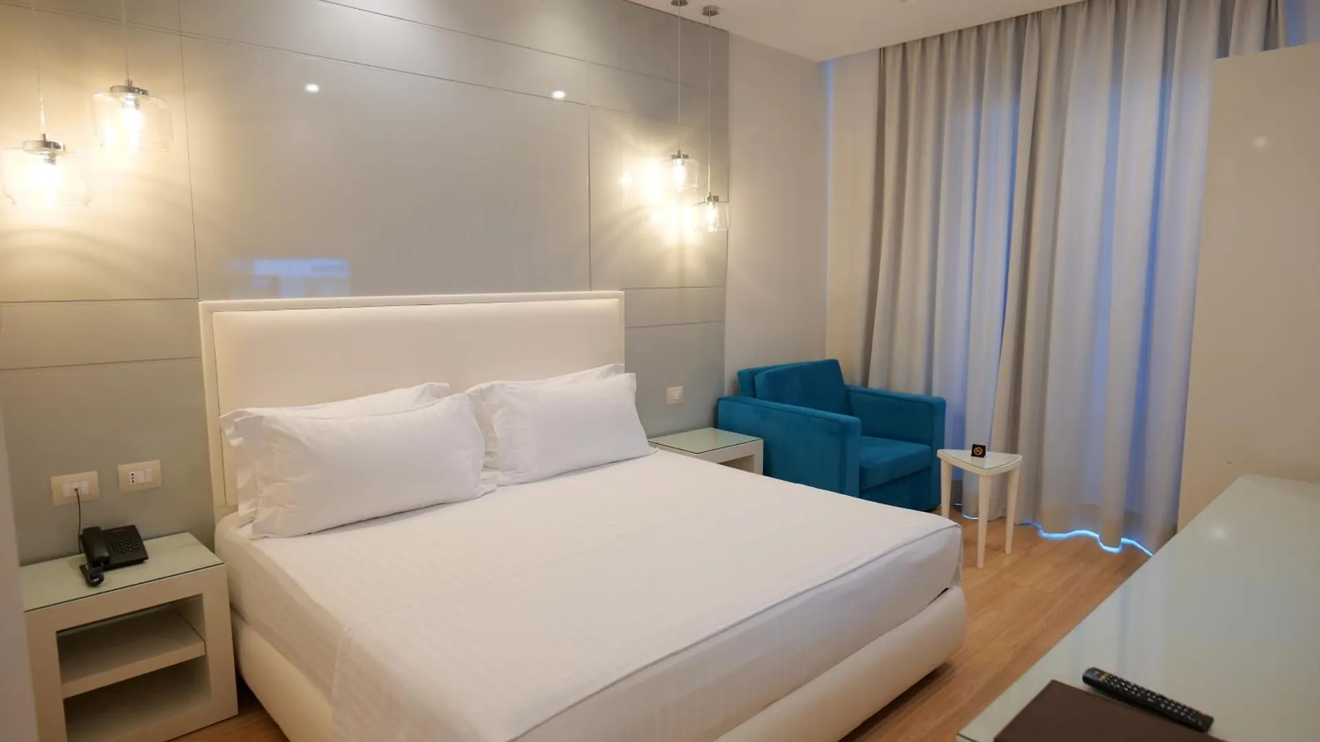 קסאמיל Hotel Luxury אלבניה