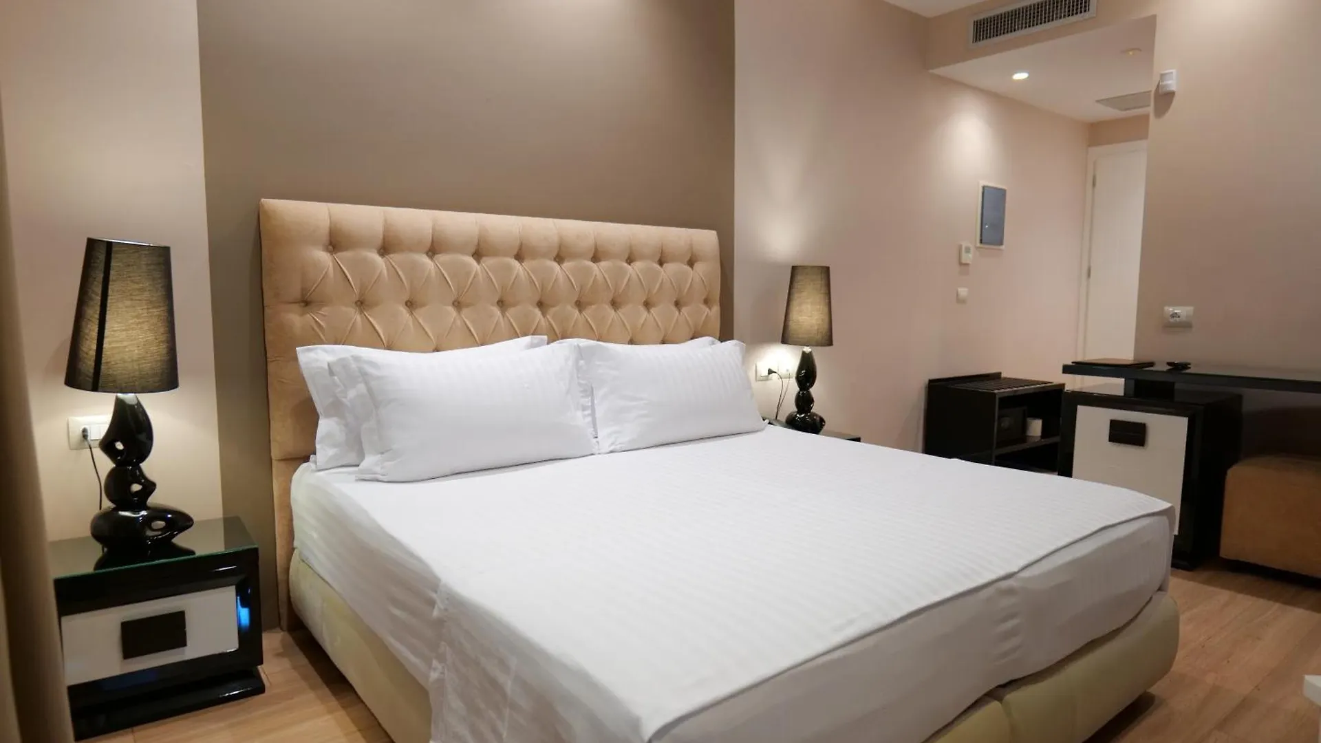 Hotel Luxury Ksamil 4*,  Albania