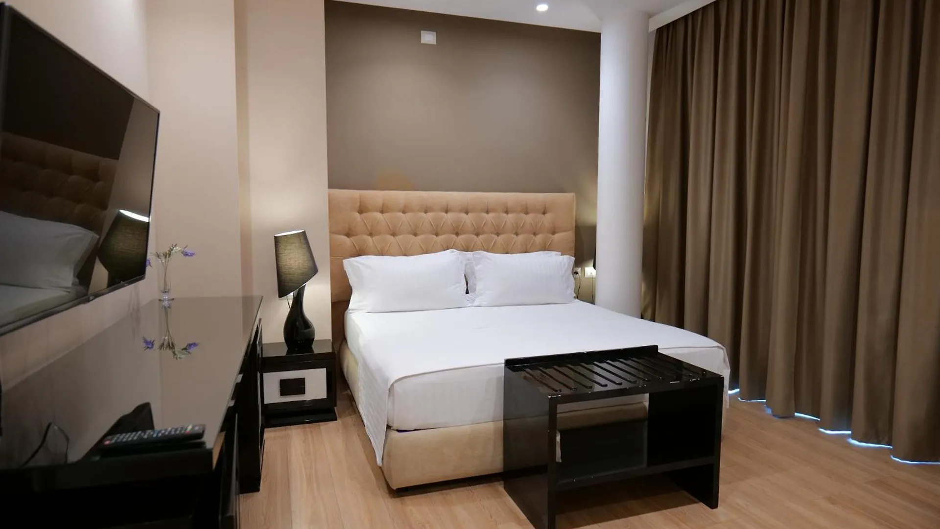 קסאמיל Hotel Luxury אלבניה