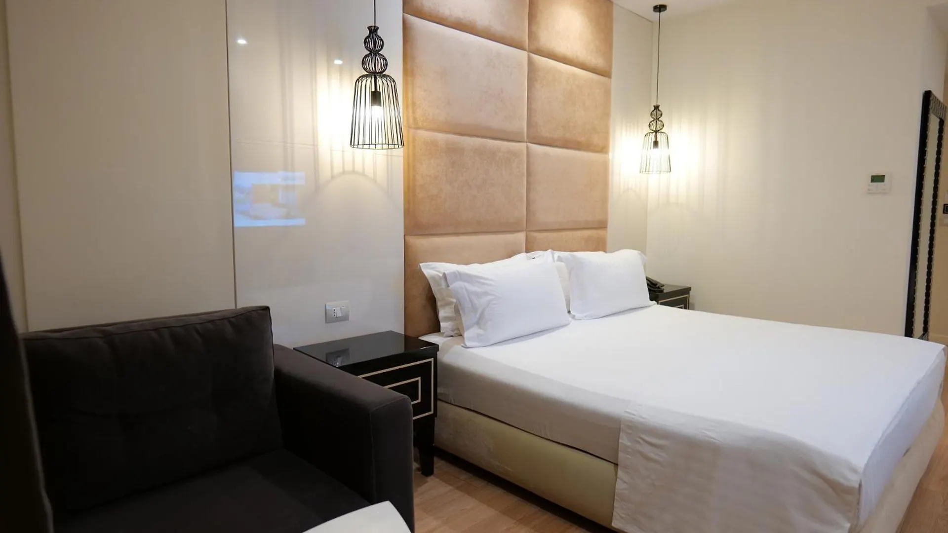 Hotel Luxury Ksamil 4*,
