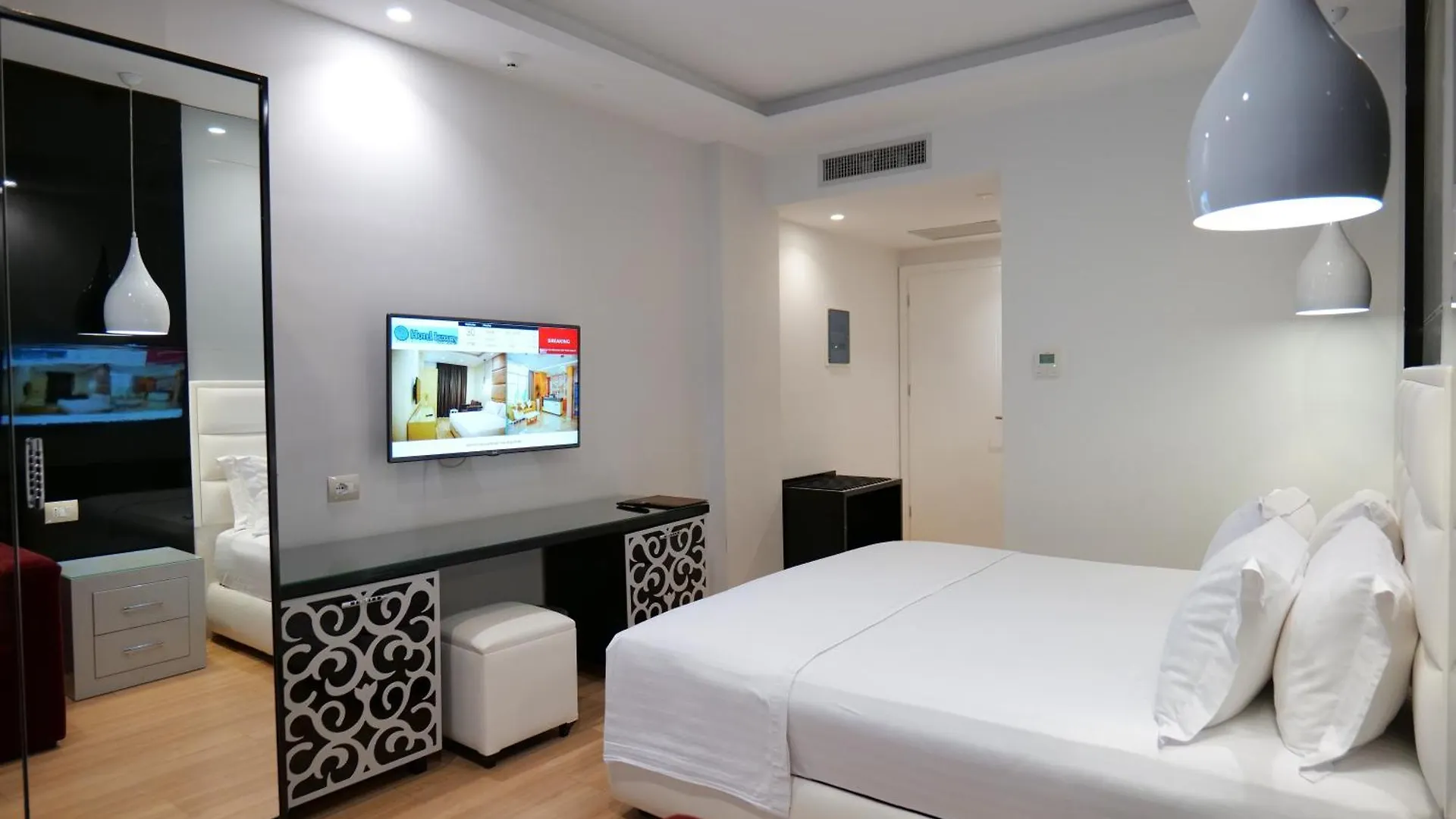 Hotel Luxury Ksamil 4*,