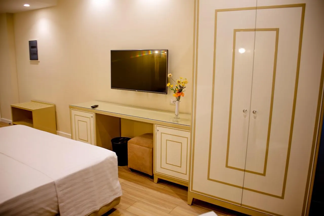 Hotel Luxury Εξαμίλιο