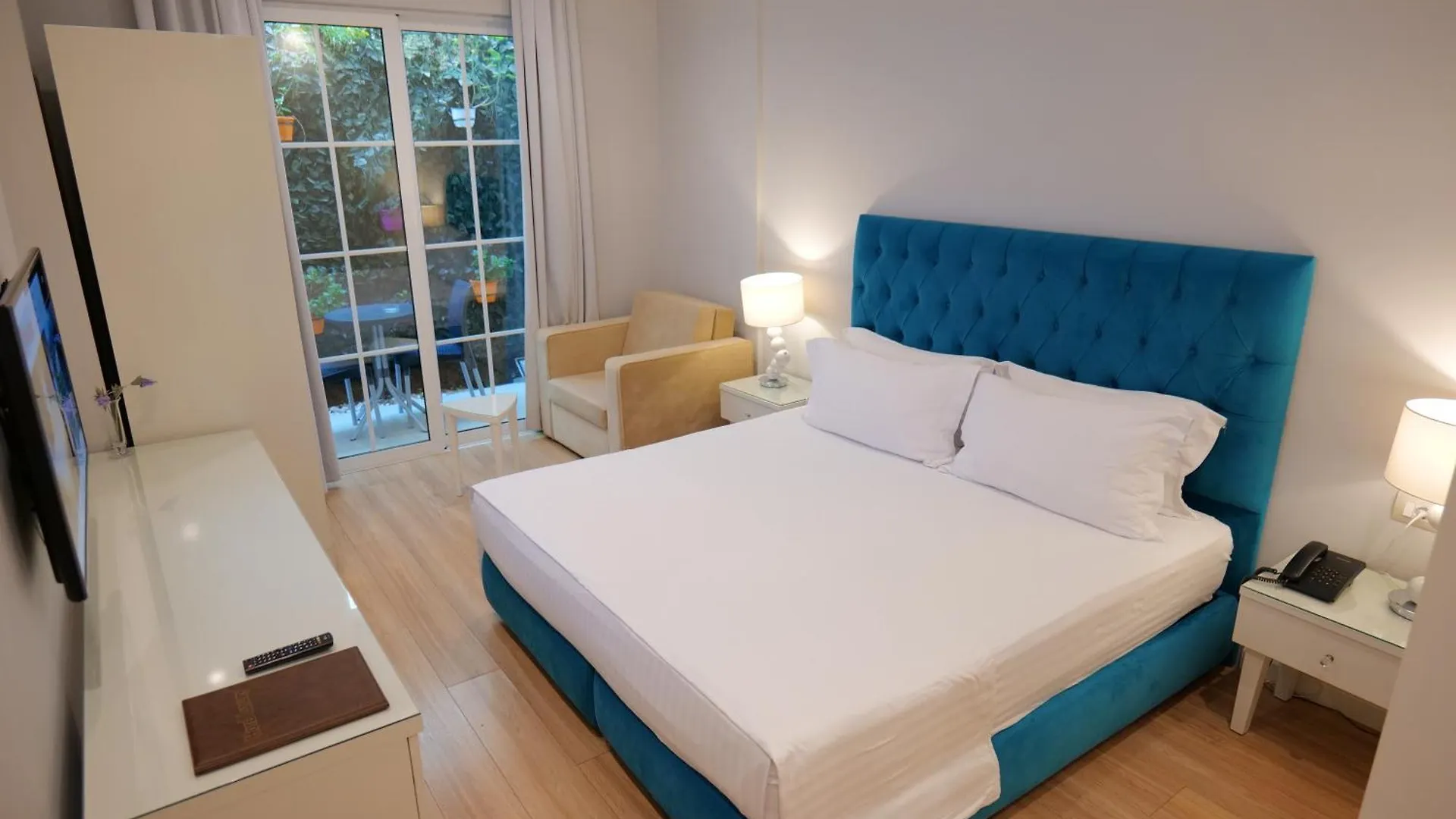 Hotel Luxury Ksamil 4*,  Albania
