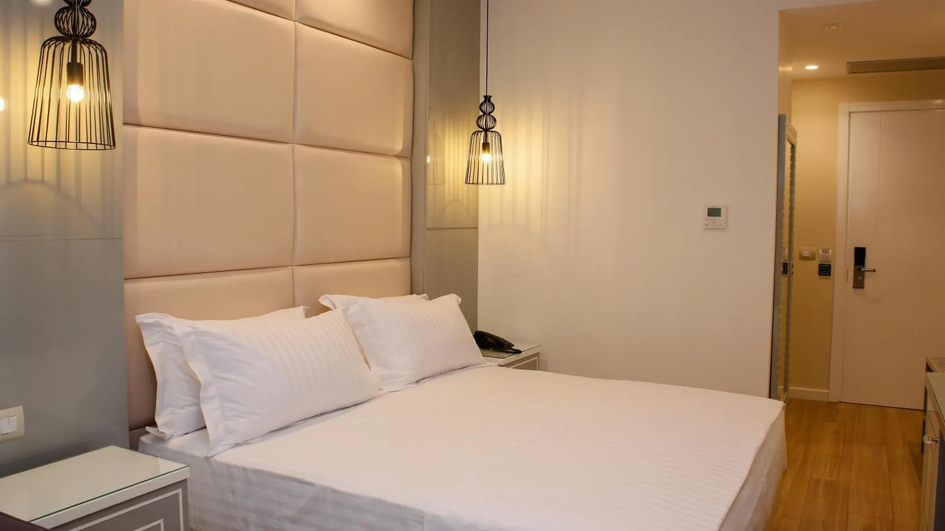 Hotel Luxury Ksamil 4*,