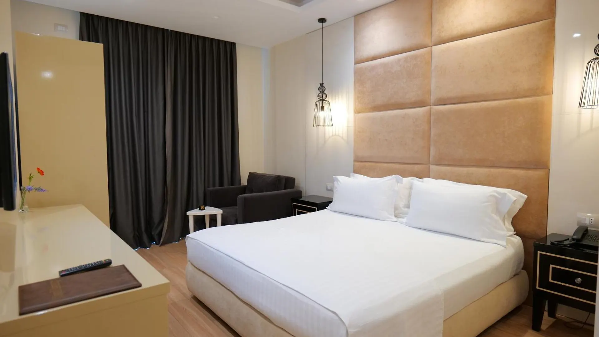 Hotel Luxury Ksamil 4*,